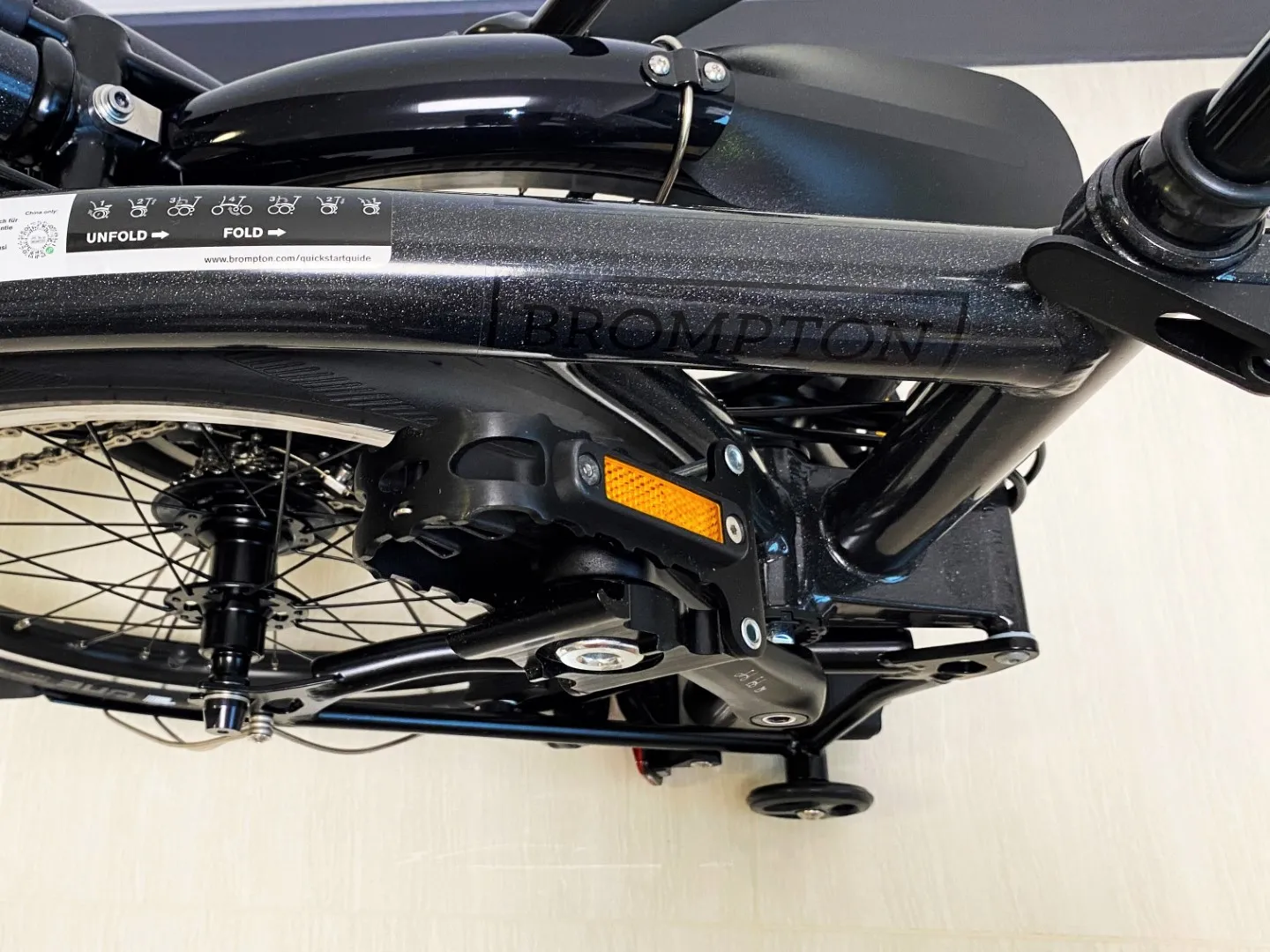Brompton P Line Urban Midnight Black Metallic (Low Handlebar)